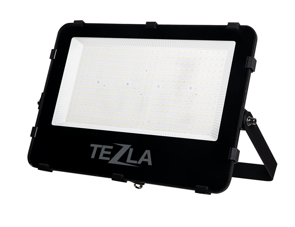 Tezla Commercial 110v/240v 300W 35,000 Lumen LED Flood