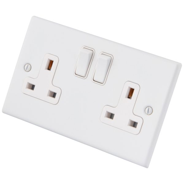 White 2 Gang 13 Amp Socket 6011-105