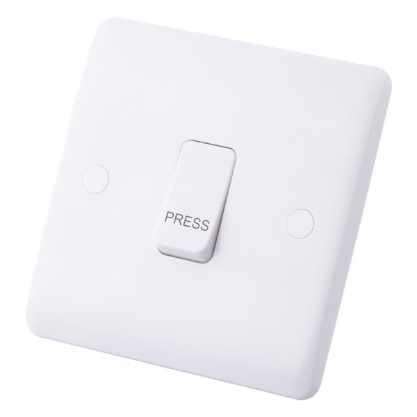 Iona 10 Amp 1 Gang Retractive Press Switch